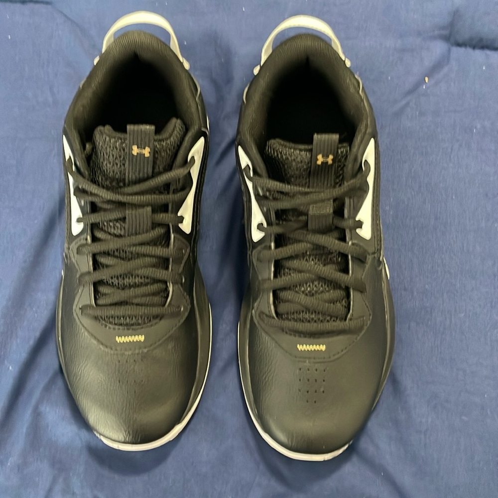 Under Armour Boys Basketball Sneakers